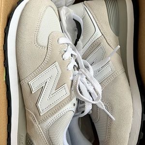 NEW Women’s New Balance Sneakers